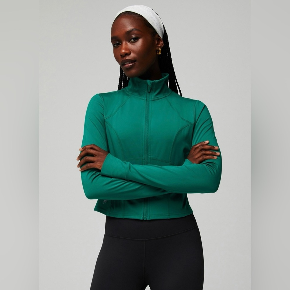 NWT Limited Edition Fabletics Perfect Storm Cropped Train Jacket Fairway Green
